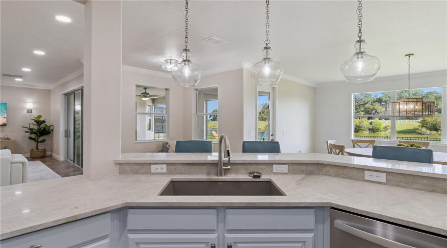 KISSIMMEE, Florida 34746, 4 Bedrooms Bedrooms, ,3 BathroomsBathrooms,Residential,For Sale,EAGLE TALON,0,MFRO6411064