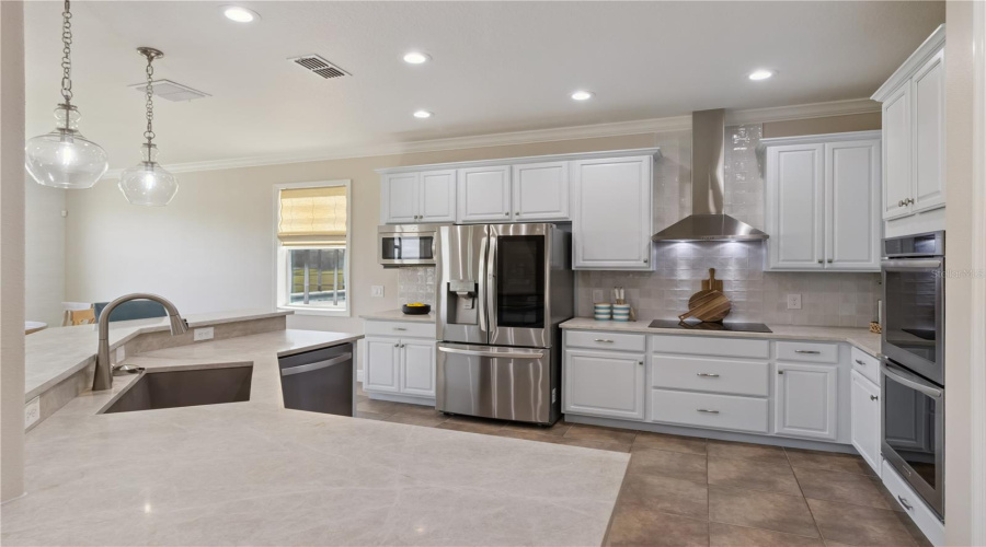 KISSIMMEE, Florida 34746, 4 Bedrooms Bedrooms, ,3 BathroomsBathrooms,Residential,For Sale,EAGLE TALON,0,MFRO6411064
