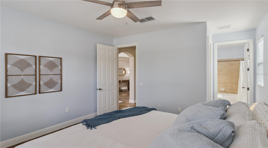 KISSIMMEE, Florida 34746, 4 Bedrooms Bedrooms, ,3 BathroomsBathrooms,Residential,For Sale,EAGLE TALON,0,MFRO6411064