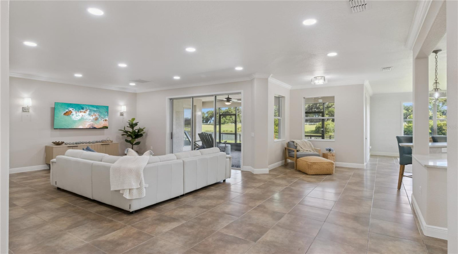 KISSIMMEE, Florida 34746, 4 Bedrooms Bedrooms, ,3 BathroomsBathrooms,Residential,For Sale,EAGLE TALON,0,MFRO6411064