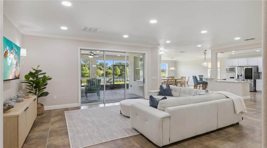 KISSIMMEE, Florida 34746, 4 Bedrooms Bedrooms, ,3 BathroomsBathrooms,Residential,For Sale,EAGLE TALON,0,MFRO6411064
