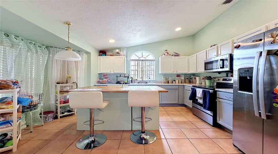 DAVENPORT, Florida 33897, 4 Bedrooms Bedrooms, ,3 BathroomsBathrooms,Residential,For Sale,HYPOLITA,0,MFRS5150565