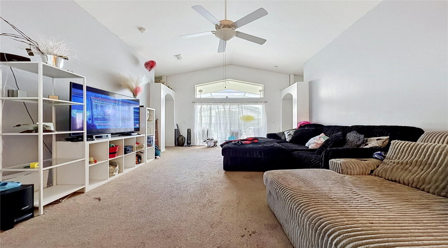 DAVENPORT, Florida 33897, 4 Bedrooms Bedrooms, ,3 BathroomsBathrooms,Residential,For Sale,HYPOLITA,0,MFRS5150565