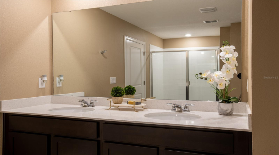 KISSIMMEE, Florida 34746, 4 Bedrooms Bedrooms, ,2 BathroomsBathrooms,Residential,For Sale,WORCHESTER,0,MFRO6411269