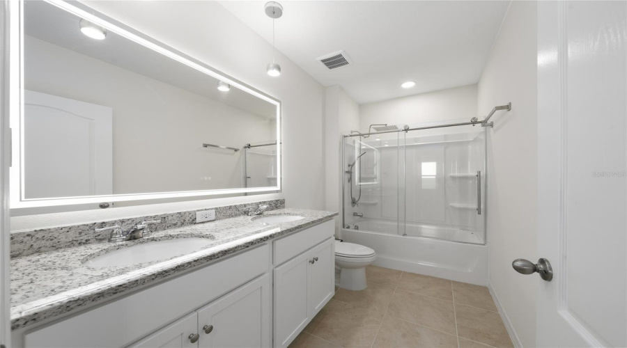 DAVENPORT, Florida 33837, 5 Bedrooms Bedrooms, ,3 BathroomsBathrooms,Residential,For Sale,MOULIN,0,MFRO6380628