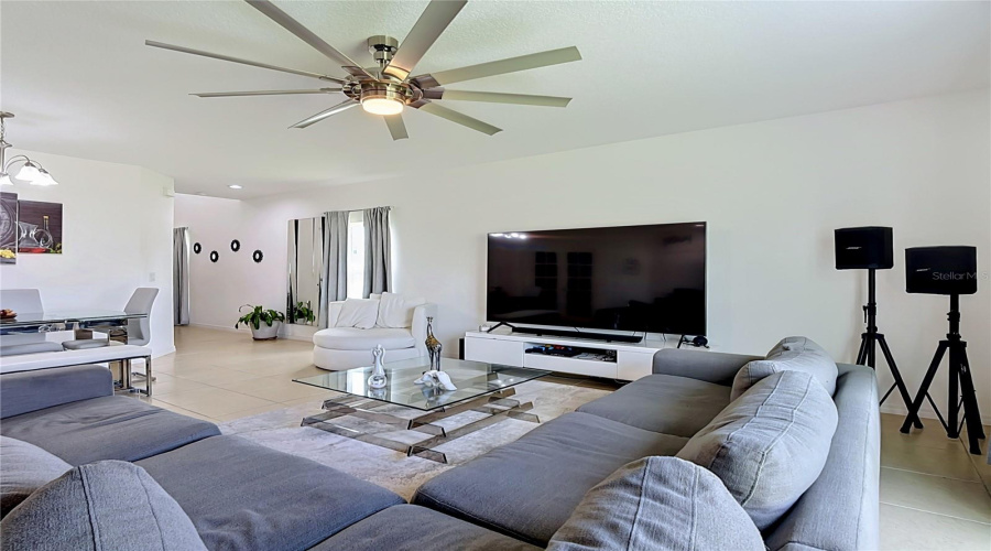 DAVENPORT, Florida 33837, 4 Bedrooms Bedrooms, ,2 BathroomsBathrooms,Residential,For Sale,ANNA,0,MFRO6411426