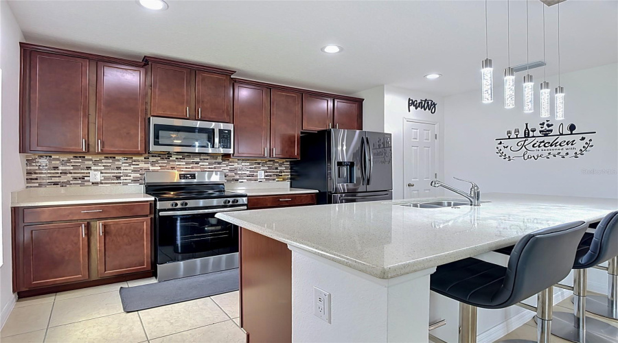 DAVENPORT, Florida 33837, 4 Bedrooms Bedrooms, ,2 BathroomsBathrooms,Residential,For Sale,ANNA,0,MFRO6411426