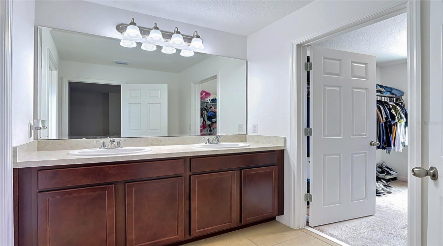 DAVENPORT, Florida 33837, 4 Bedrooms Bedrooms, ,2 BathroomsBathrooms,Residential,For Sale,ANNA,0,MFRO6411426