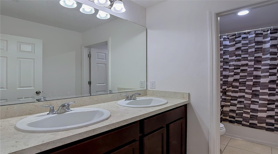 DAVENPORT, Florida 33837, 4 Bedrooms Bedrooms, ,2 BathroomsBathrooms,Residential,For Sale,ANNA,0,MFRO6411426