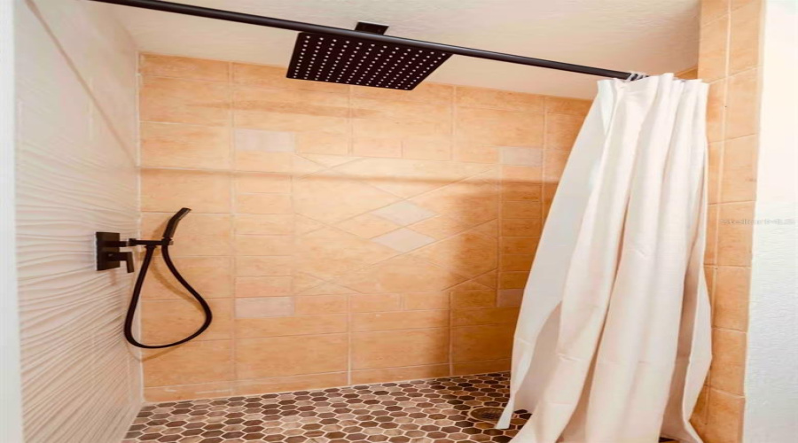 Shower Bathroom 3