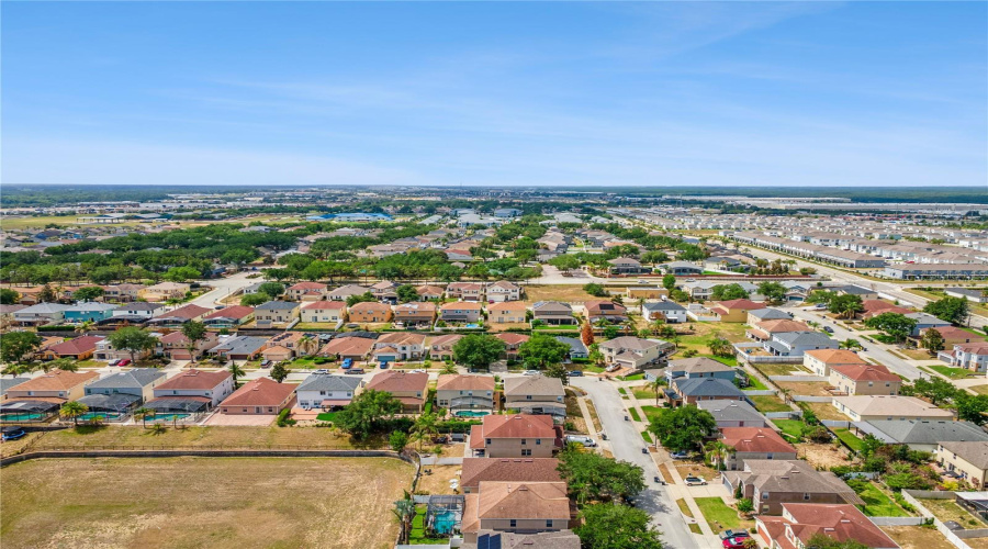 DAVENPORT, Florida 33896, 4 Bedrooms Bedrooms, ,2 BathroomsBathrooms,Residential,For Sale,SAN CARLO,0,MFRO6411291