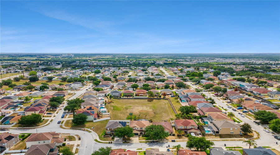 DAVENPORT, Florida 33896, 4 Bedrooms Bedrooms, ,2 BathroomsBathrooms,Residential,For Sale,SAN CARLO,0,MFRO6411291