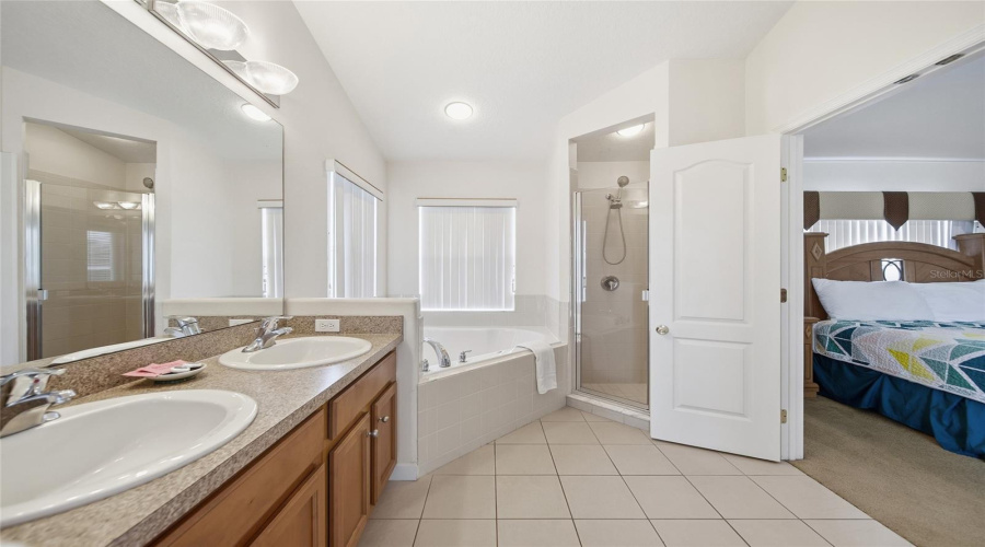 DAVENPORT, Florida 33897, 4 Bedrooms Bedrooms, ,3 BathroomsBathrooms,Residential,For Sale,OLD BRIDGE,0,MFRO6411421