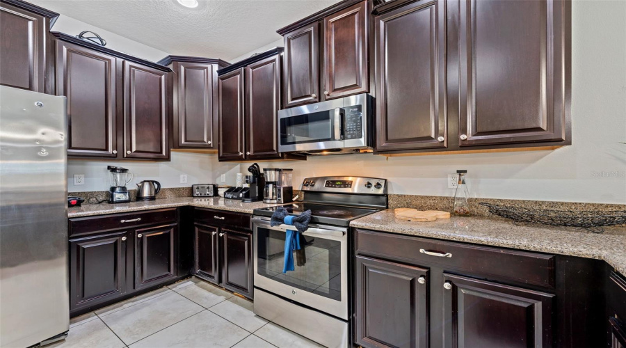 DAVENPORT, Florida 33896, 8 Bedrooms Bedrooms, ,5 BathroomsBathrooms,Residential,For Sale,MOON VALLEY,0,MFRS5150724
