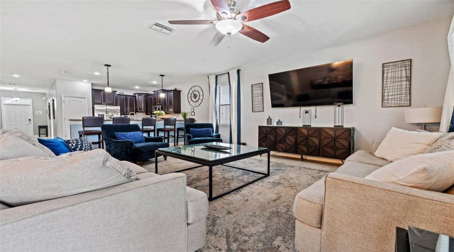 DAVENPORT, Florida 33896, 8 Bedrooms Bedrooms, ,5 BathroomsBathrooms,Residential,For Sale,MOON VALLEY,0,MFRS5150724