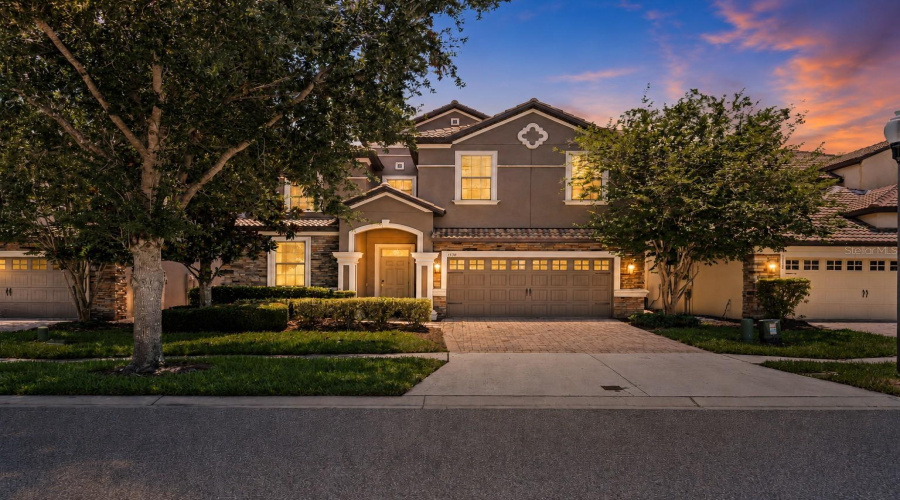 DAVENPORT, Florida 33896, 8 Bedrooms Bedrooms, ,5 BathroomsBathrooms,Residential,For Sale,MOON VALLEY,0,MFRS5150724