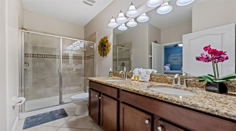 DAVENPORT, Florida 33896, 8 Bedrooms Bedrooms, ,5 BathroomsBathrooms,Residential,For Sale,MOON VALLEY,0,MFRS5150724