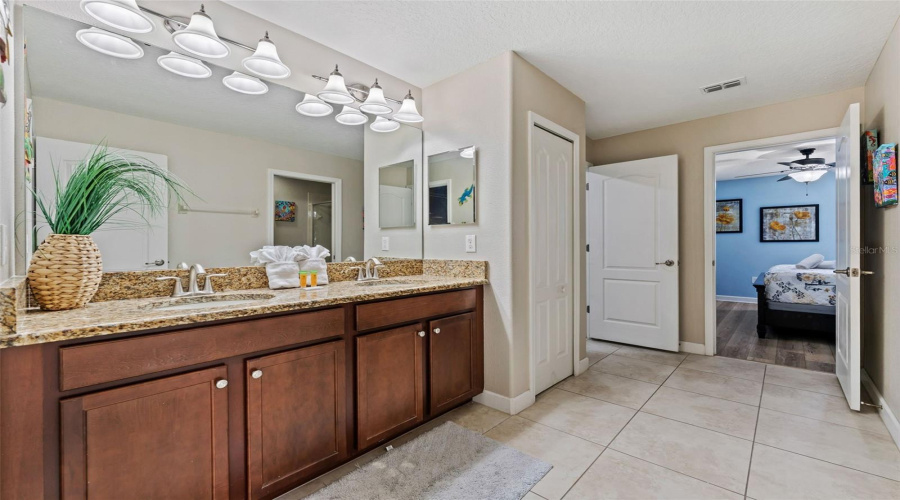 DAVENPORT, Florida 33896, 8 Bedrooms Bedrooms, ,5 BathroomsBathrooms,Residential,For Sale,MOON VALLEY,0,MFRS5150724