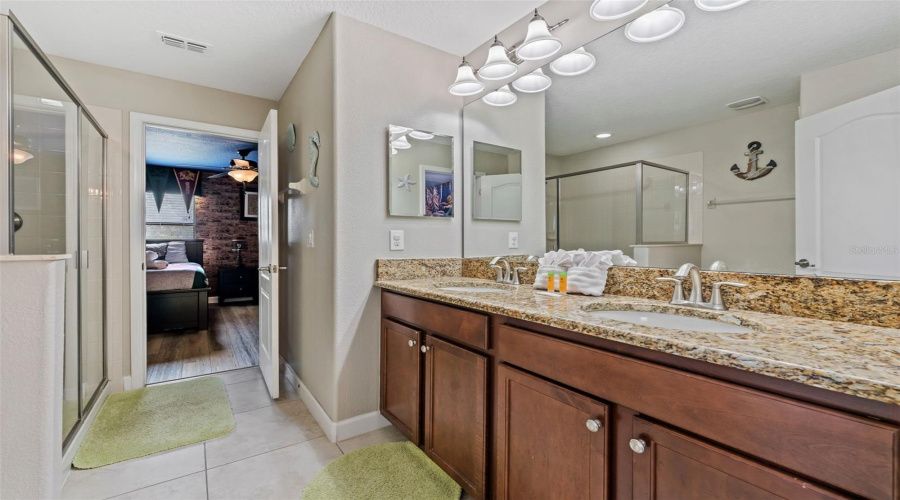 DAVENPORT, Florida 33896, 8 Bedrooms Bedrooms, ,5 BathroomsBathrooms,Residential,For Sale,MOON VALLEY,0,MFRS5150724