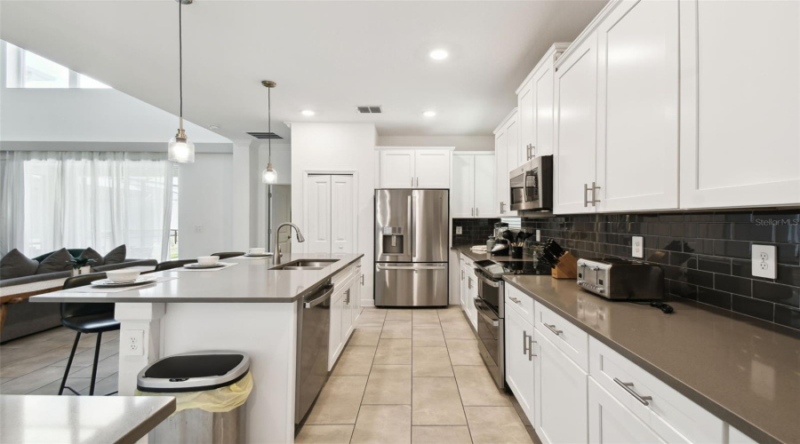 KISSIMMEE, Florida 34746, 5 Bedrooms Bedrooms, ,5 BathroomsBathrooms,Residential,For Sale,RHYME,0,MFRO6411150