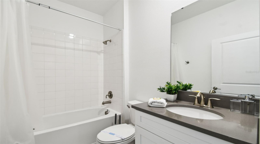 KISSIMMEE, Florida 34746, 5 Bedrooms Bedrooms, ,5 BathroomsBathrooms,Residential,For Sale,RHYME,0,MFRO6411150