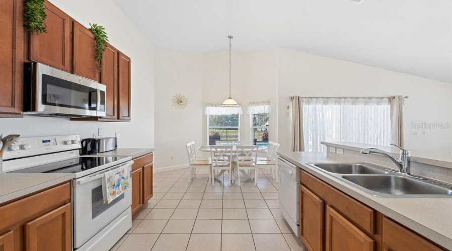 DAVENPORT, Florida 33897, 4 Bedrooms Bedrooms, ,3 BathroomsBathrooms,Residential,For Sale,OLD BRIDGE,0,MFRS5150763