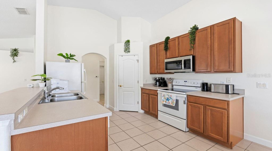 DAVENPORT, Florida 33897, 4 Bedrooms Bedrooms, ,3 BathroomsBathrooms,Residential,For Sale,OLD BRIDGE,0,MFRS5150763