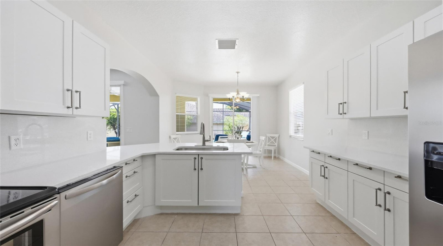 DAVENPORT, Florida 33897, 5 Bedrooms Bedrooms, ,3 BathroomsBathrooms,Residential,For Sale,PLUMOSO,0,MFRO6407247