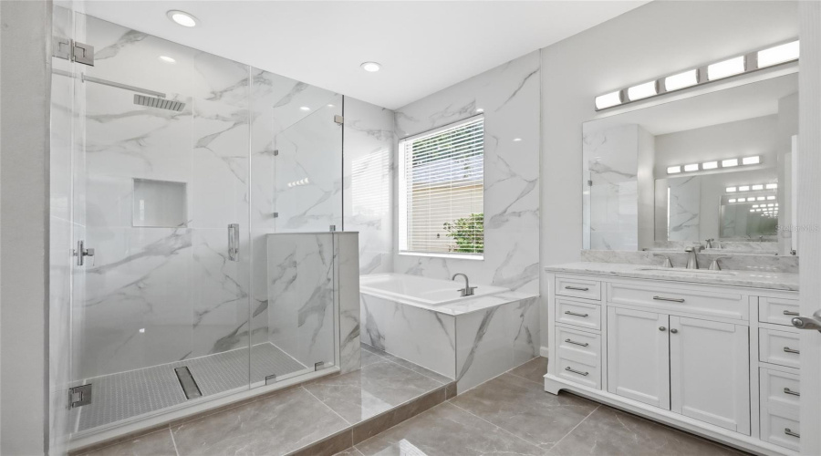 DAVENPORT, Florida 33897, 5 Bedrooms Bedrooms, ,3 BathroomsBathrooms,Residential,For Sale,PLUMOSO,0,MFRO6407247