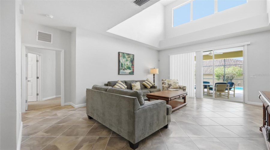 DAVENPORT, Florida 33897, 5 Bedrooms Bedrooms, ,3 BathroomsBathrooms,Residential,For Sale,PLUMOSO,0,MFRO6407247