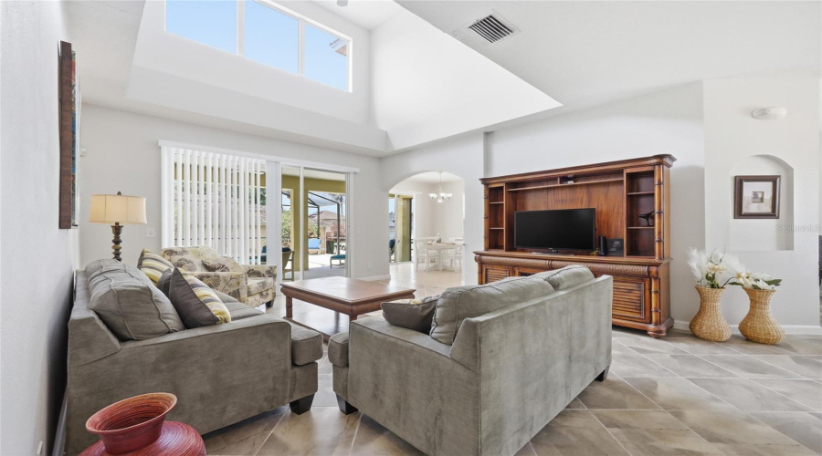 DAVENPORT, Florida 33897, 5 Bedrooms Bedrooms, ,3 BathroomsBathrooms,Residential,For Sale,PLUMOSO,0,MFRO6407247