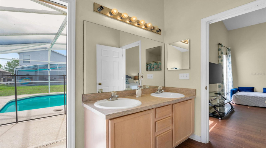DAVENPORT, Florida 33897, 3 Bedrooms Bedrooms, ,2 BathroomsBathrooms,Residential,For Sale,BLOOMINGDALE,0,MFRG5110922