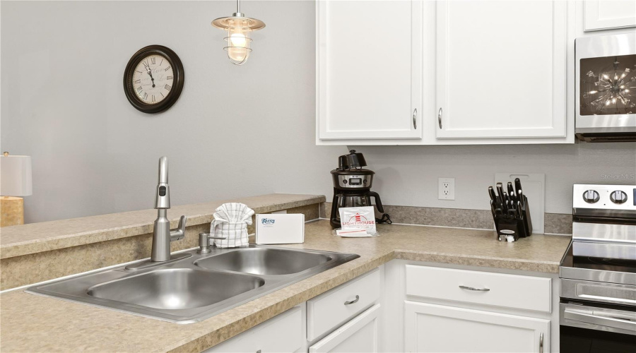 DAVENPORT, Florida 33897, 3 Bedrooms Bedrooms, ,2 BathroomsBathrooms,Residential,For Sale,RUM,0,MFRO6411220