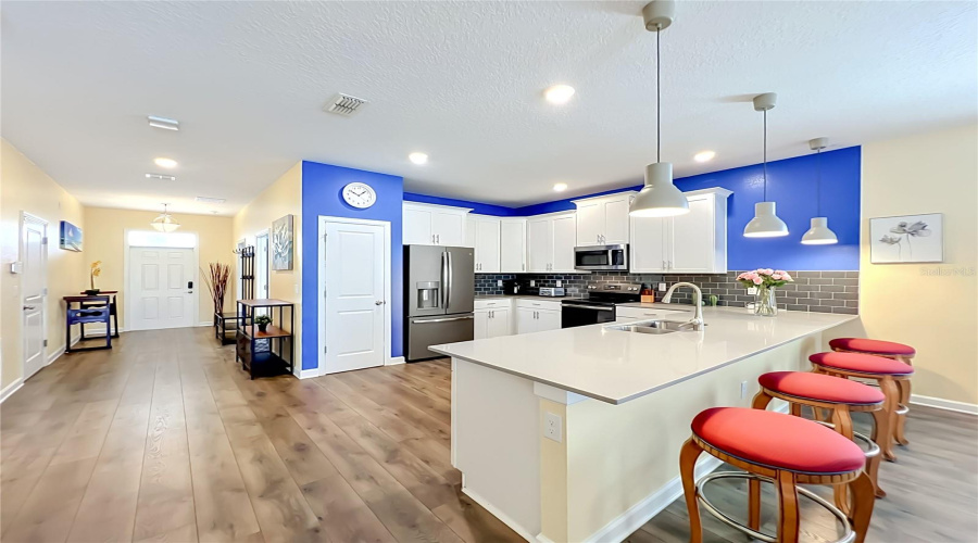Davenport, Florida 33896, 8 Bedroom Bedrooms, ,5 Bathroombathrooms,Residential,For Sale,Maidstone,0,Mfro6410575