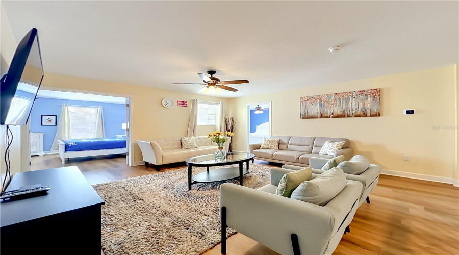 Davenport, Florida 33896, 8 Bedroom Bedrooms, ,5 Bathroombathrooms,Residential,For Sale,Maidstone,0,Mfro6410575