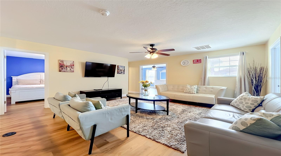 Davenport, Florida 33896, 8 Bedroom Bedrooms, ,5 Bathroombathrooms,Residential,For Sale,Maidstone,0,Mfro6410575
