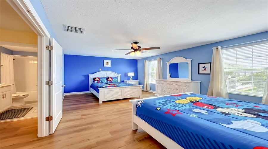 Davenport, Florida 33896, 8 Bedroom Bedrooms, ,5 Bathroombathrooms,Residential,For Sale,Maidstone,0,Mfro6410575