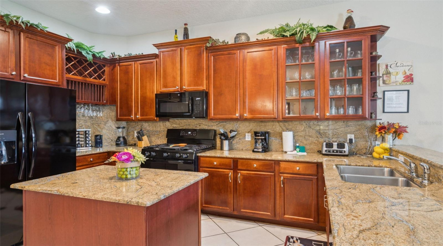 KISSIMMEE, Florida 34747, 5 Bedrooms Bedrooms, ,4 BathroomsBathrooms,Residential,For Sale,SEA PEARL,0,MFRS5150770