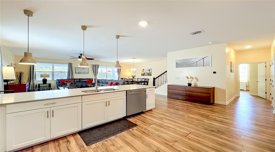 DAVENPORT, Florida 33896, 8 Bedrooms Bedrooms, ,5 BathroomsBathrooms,Residential,For Sale,MAIDSTONE,0,MFRO6410577