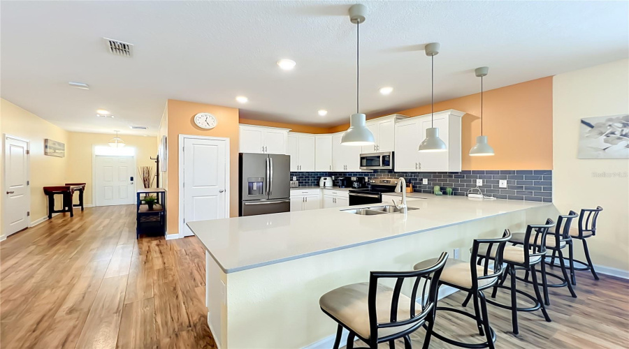 DAVENPORT, Florida 33896, 8 Bedrooms Bedrooms, ,5 BathroomsBathrooms,Residential,For Sale,MAIDSTONE,0,MFRO6410577