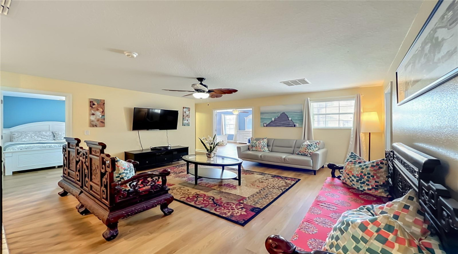 DAVENPORT, Florida 33896, 8 Bedrooms Bedrooms, ,5 BathroomsBathrooms,Residential,For Sale,MAIDSTONE,0,MFRO6410577