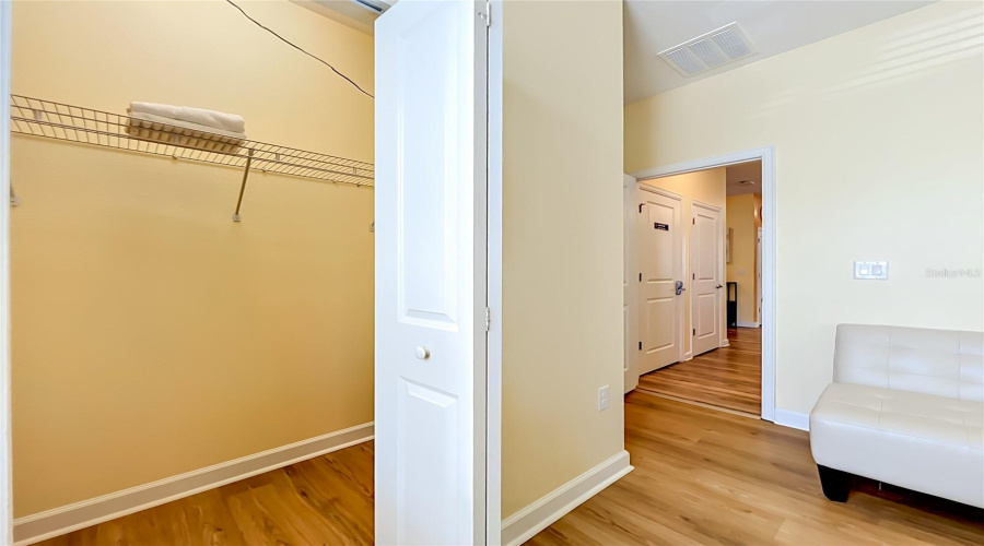 DAVENPORT, Florida 33896, 8 Bedrooms Bedrooms, ,5 BathroomsBathrooms,Residential,For Sale,MAIDSTONE,0,MFRO6410577