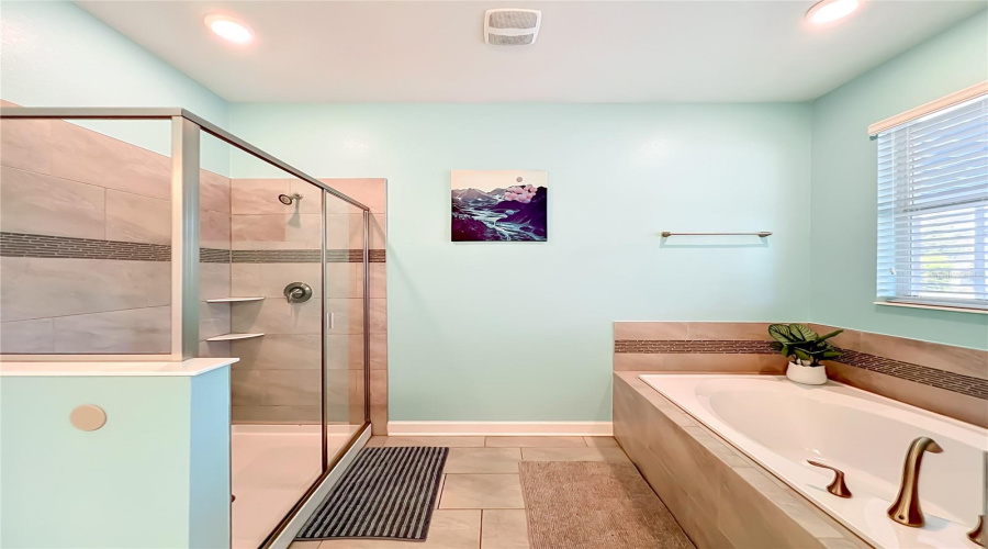DAVENPORT, Florida 33896, 8 Bedrooms Bedrooms, ,5 BathroomsBathrooms,Residential,For Sale,MAIDSTONE,0,MFRO6410577