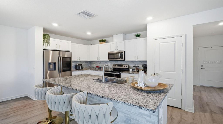 DAVENPORT, Florida 33896, 3 Bedrooms Bedrooms, ,2 BathroomsBathrooms,Residential,For Sale,WESTSIDE HILLS,0,MFRS5150620