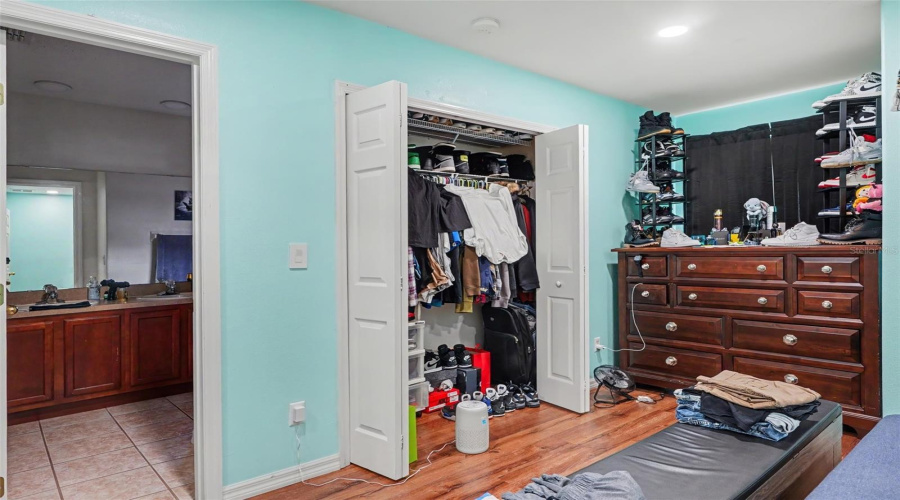 DAVENPORT, Florida 33897, 5 Bedrooms Bedrooms, ,3 BathroomsBathrooms,Residential,For Sale,ELDERBERRY,0,MFRTB8512714