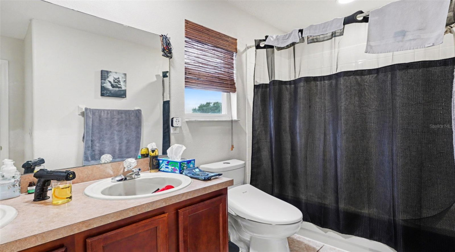 DAVENPORT, Florida 33897, 5 Bedrooms Bedrooms, ,3 BathroomsBathrooms,Residential,For Sale,ELDERBERRY,0,MFRTB8512714