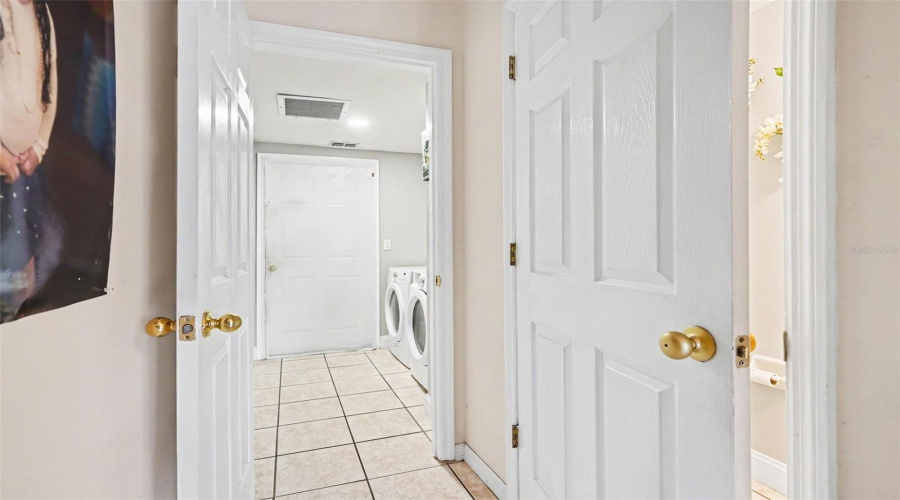 DAVENPORT, Florida 33897, 5 Bedrooms Bedrooms, ,3 BathroomsBathrooms,Residential,For Sale,ELDERBERRY,0,MFRTB8512714