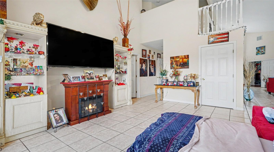 DAVENPORT, Florida 33897, 5 Bedrooms Bedrooms, ,3 BathroomsBathrooms,Residential,For Sale,ELDERBERRY,0,MFRTB8512714