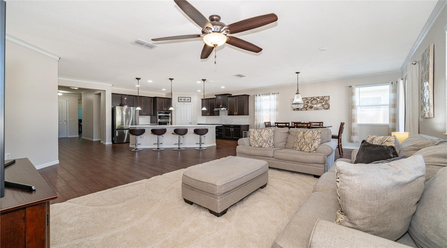 ORLANDO, Florida 32836, 4 Bedrooms Bedrooms, ,2 BathroomsBathrooms,Residential,For Sale,WAKEWORTH,0,MFRO6410775