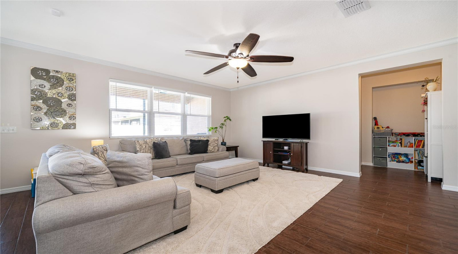 ORLANDO, Florida 32836, 4 Bedrooms Bedrooms, ,2 BathroomsBathrooms,Residential,For Sale,WAKEWORTH,0,MFRO6410775